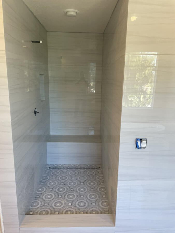 24x48 inch Tile , w/ bench and shampoo niche